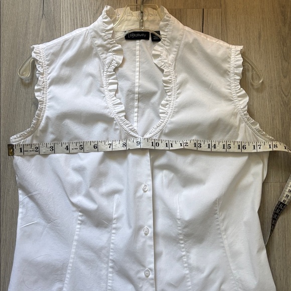 Relativity White Ruffled Sleeveless Button-Front Blouse - Picture 9 of 12